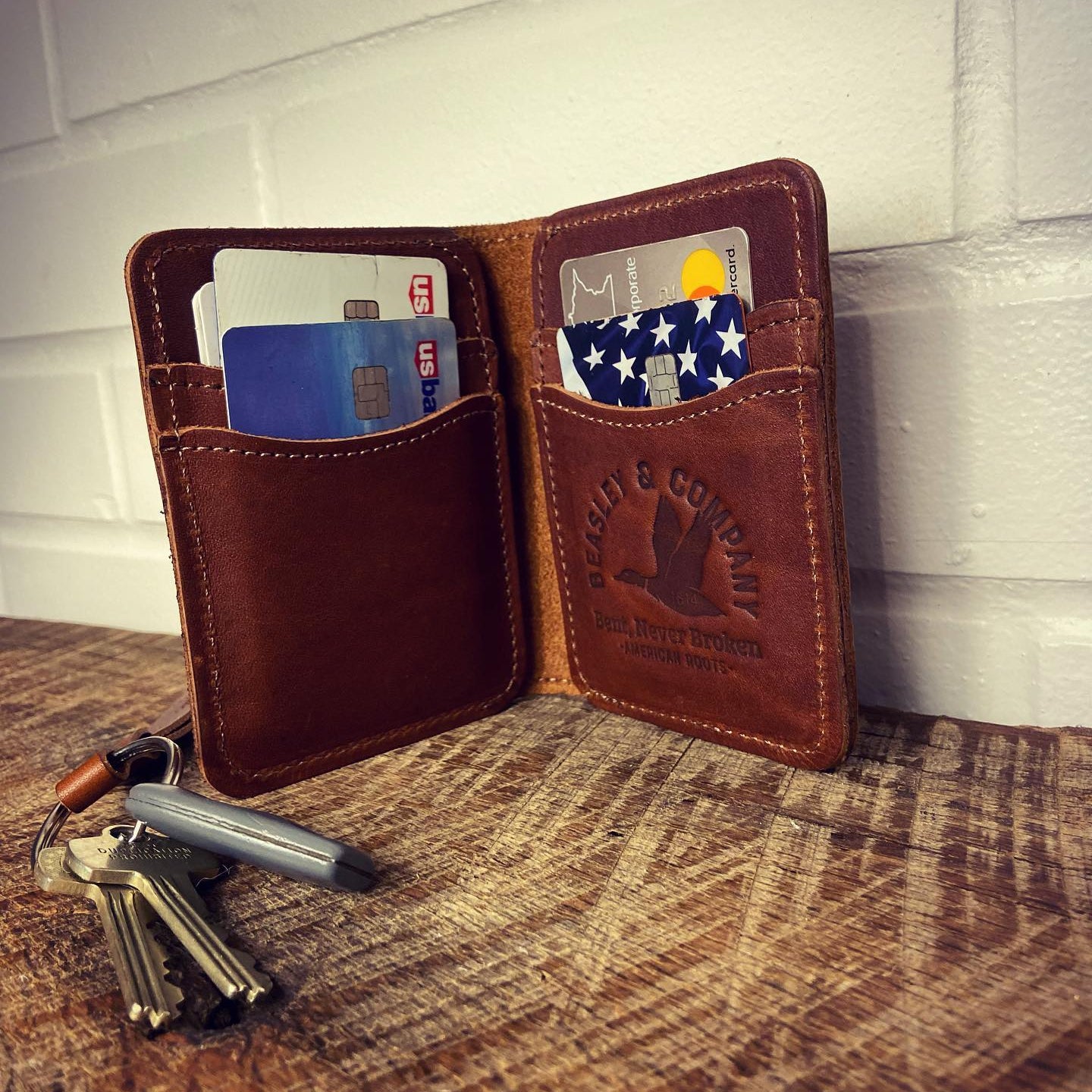 Gallatin Vertical Wallet